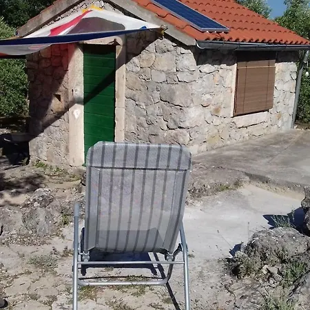 Robinson House Krunica Holiday home